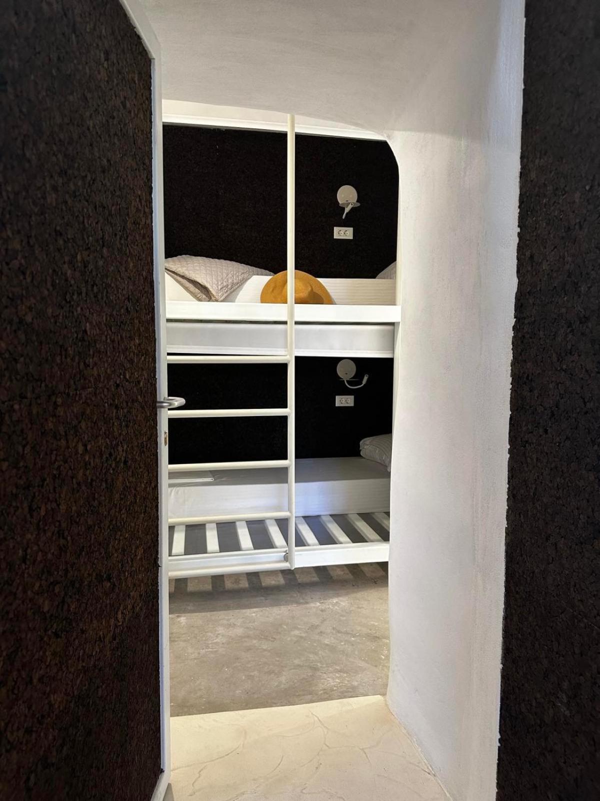 Hostel 16 Oia Εξωτερικό φωτογραφία